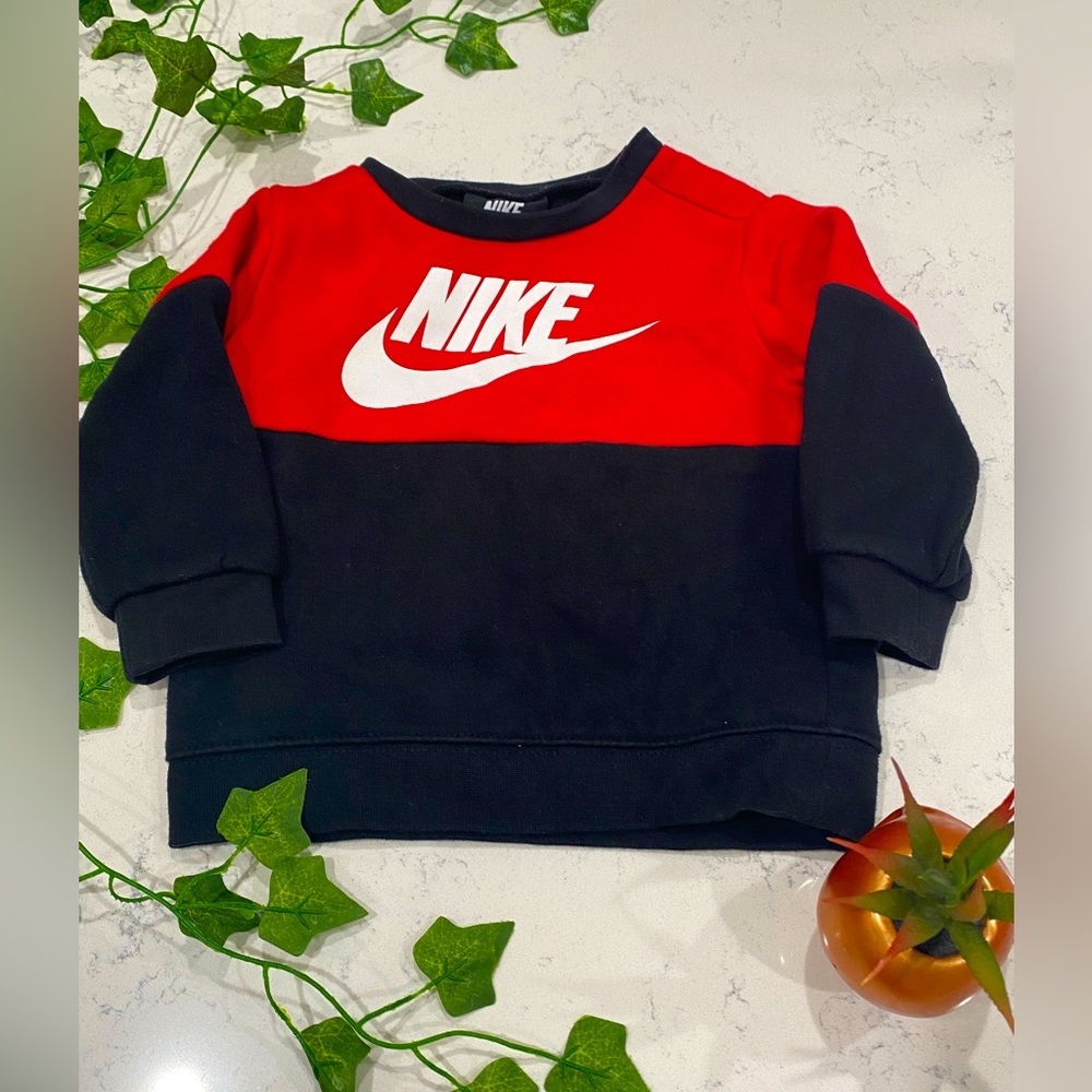 Nike kids sweater, never worn!